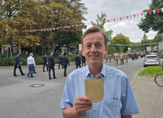 Bürgermeisterkandidat der BU, Rainer Vogt, ibeim Schützenfest in Lintorf, Bild:Alexander Heinz