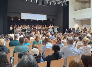 Schulleiter Uwe Florin hat die Fünftklässler des neuen Schuljahres begrüßt. Foto: privat