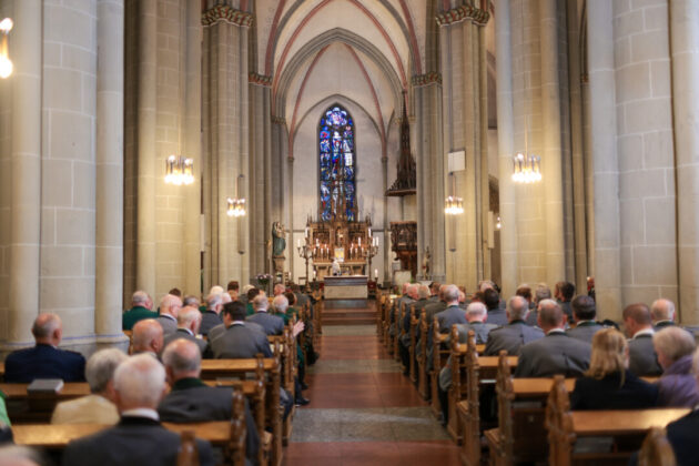 Volles Haus Gottes, Bild: Alexander Heinz