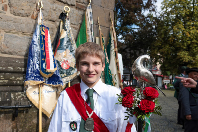 Immer mit dabei Die Mösch begleitet vom Pagenkönig Jonas Schneider, Bild: Alexander Heinz