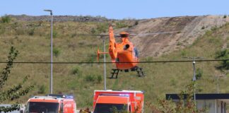 Der Mann wurde per Rettungshubschrauber in ein Krankenhaus gebracht.