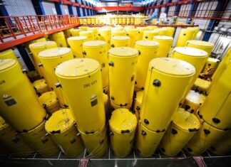 Atommüll aus Jülich soll nach Ahaus gebracht werden. Der Bund hält das für sinnlos und hat Widerspruch eingelegt.