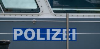 Ein Schiffs-Steuermann ist in eine Luke gestürzt und gestorben. (Archivbild)