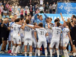 Das deutsche Hockey-Team feiert den insgesamt neunten EM-Titel.