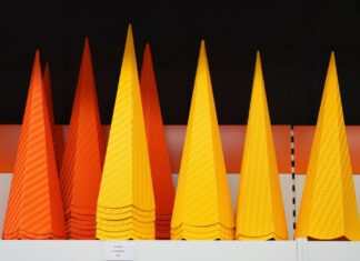 Die sogenannte Zuckertüte gehört für die angehenden Erstklässler traditionell zu den Höhepunkten ihrer Einschulung. (Symbolbild)