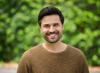 Schauspieler Miloš Vuković setzt auf klassisches Vanilleeis ohne Extras.