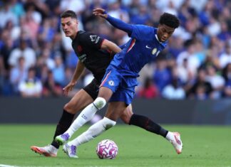 Auch Leverkusens Stürmer Patrik Schick (l) konnte die Testspiel-Niederlage gegen den FC Chelsea nicht abwenden.