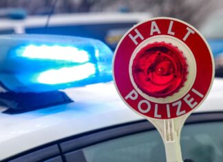 Die Polizei konnte den Mann zunächst nicht stoppen. (Symbolbild)