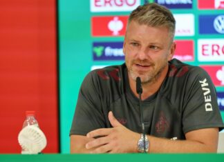 Lukas Kwasniok freut sich auf sein Bundesliga-Debüt - trotz aller Regeln (Archivbild). 