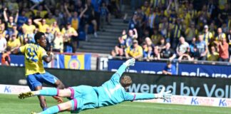 Schoss die Eintracht in Führung: Braunschweigs Christian Conteh (l).