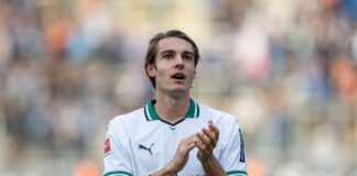 Fortuna Düsseldorf soll Interesse an der Rückkehr von Florian Neuhaus haben. 