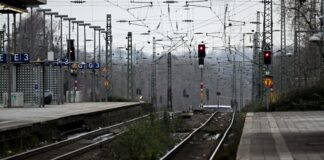 Die Bahn sperrt ab dem 5. September die Hauptstrecke im Ruhrgebiet. (Archivbild)