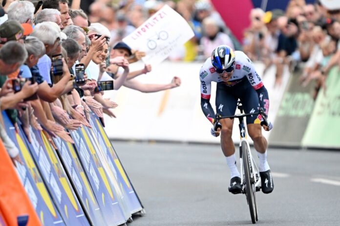 Radprofi Florian Lipowitz beim Auftakt der Deutschland Tour.