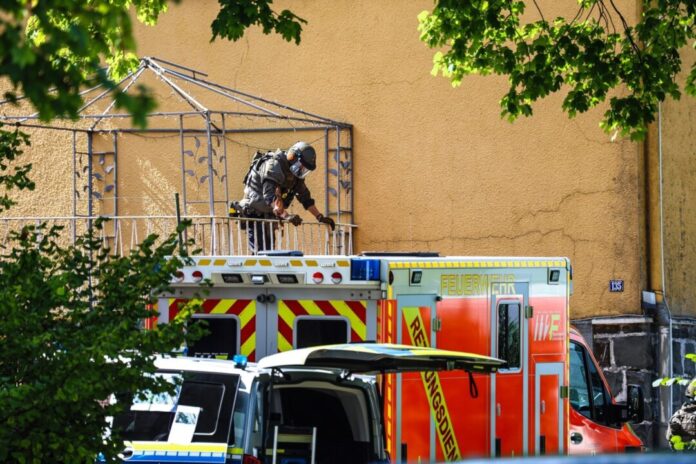 Größerer Polizeieinsatz in Lüdenscheid - Verkehrssperrung In Lüdenscheid läuft ein größerer Polizeieinsatz.