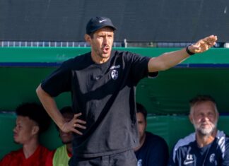 Freiburgs Trainer Julian Schuster hat einen Wunsch für den nächsten Pokalgegner. 