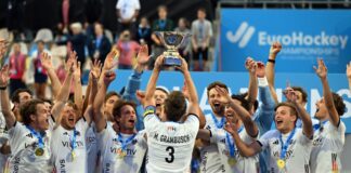 Mats Grambusch mit seinem letzten Pokal.