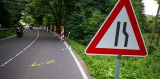 Gegen den 16-Jährigen wird wegen fahrlässiger Tötung, Gefährdung des Straßenverkehrs und Fahren ohne Fahrerlaubnis ermittelt.