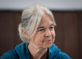Nach einer mehrwöchigen Pause ist der Gerichtsprozess gegen die frühere RAF-Terroristin Daniela Klette im niedersächsischen Verden fortgesetzt worden. 