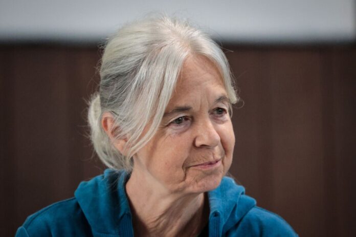 Nach einer mehrwöchigen Pause ist der Gerichtsprozess gegen die frühere RAF-Terroristin Daniela Klette im niedersächsischen Verden fortgesetzt worden. 