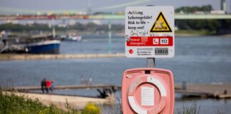 Der beim Baden im Rhein bei Köln verunglückte Mann ist tot in Voerde am Niederrhein entdeckt worden