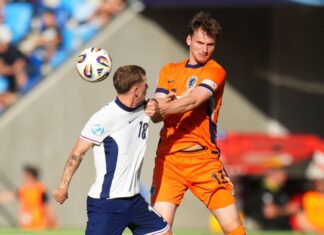 Rav van den Berg (l) ist der zehnte Neuzugang des 1. FC Köln.