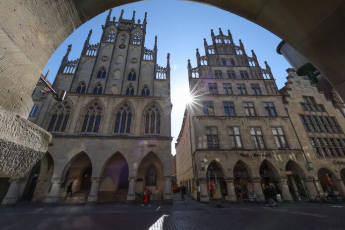 Das historische Rathaus in Münster. (Archivbild)