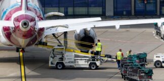 Zur Ferienhalbzeit werden viele Fluggäste an den Airports erwartet. (Archivbild)