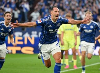 Starke Schalker bejubeln einen perfekten Saisonstart.