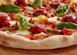 Eine Pizza ist zu sehen. Foto: pixabay