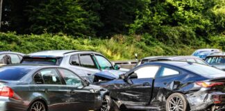 Auf der A1 bei Hagen sind 14 Fahrzeuge zusammengestoßen.