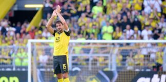Hummels verabschiedet sich von den BVB-Fans. 