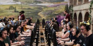 Besucher der Gamescom testen das Computerspiel «Anno 117» des deutschen Entwicklerstudios Ubisoft Blue Byte. 
