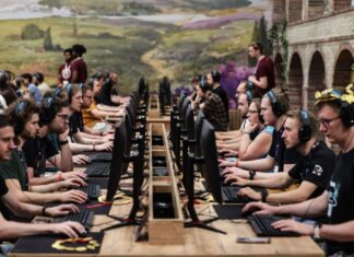 Besucher der Gamescom testen das Computerspiel «Anno 117» des deutschen Entwicklerstudios Ubisoft Blue Byte. 