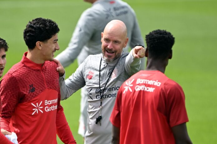 Trainingsauftakt Bayer Leverkusen Die Mannschaft von Bayer-Trainer Erik ten Hag zeigte gegen Fortuna Sittard zwei verschiedene Seiten. (Archivbild)