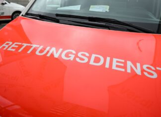 Der Rettungsdienst versorgte mehrere Kinder in einem Zeltlager. (Symbolbild)