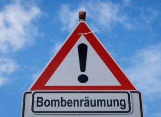 Die A4 und die A559 bei Köln werden kurzfristig gesperrt. (Symbolbild)