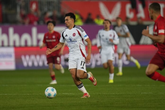 Gladbachs Neuzugang und U21-Nationalspieler Jens Castrop wechselt den Verband.