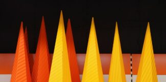 Die sogenannte Zuckertüte gehört für die angehenden Erstklässler traditionell zu den Höhepunkten ihrer Einschulung. (Symbolbild)