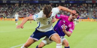 Beim BVB im Gespräch: Englands U21-Europameister Charlie Cresswell.