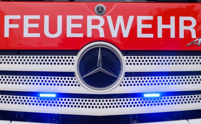 Feuerwehr Magdeburg Bei einer Explosion in einem Bochumer Dachgeschoss ist ein Mensch schwer verletzt worden. (Symbolbild)