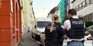 Die drei Täter flüchteten laut Polizei.