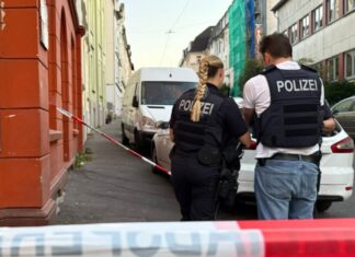 Die drei Täter flüchteten laut Polizei.