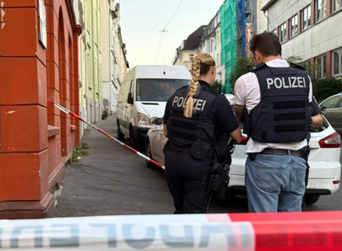 Die drei Täter flüchteten laut Polizei.