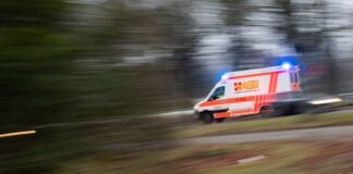 Bei einem Unfall auf der L370 im Landkreis Nienburg/Weser sind zwei Frauen verletzt worden, eine von ihnen schwer. (Symbolbild) 