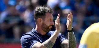 Sah den zweiten Saisonsieg seiner Mannschaft: Arminias Trainer Mitch Kniat.
