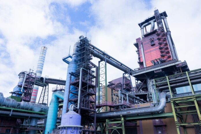 Die Umsatzzahlen der NRW-Industrie gehen zurück - das gilt auch für die Metallerzeugung