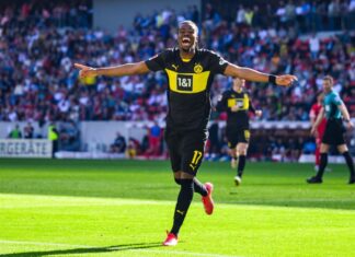  Carney Chukwuemeka wechselt fest zum BVB. (Archivbild)