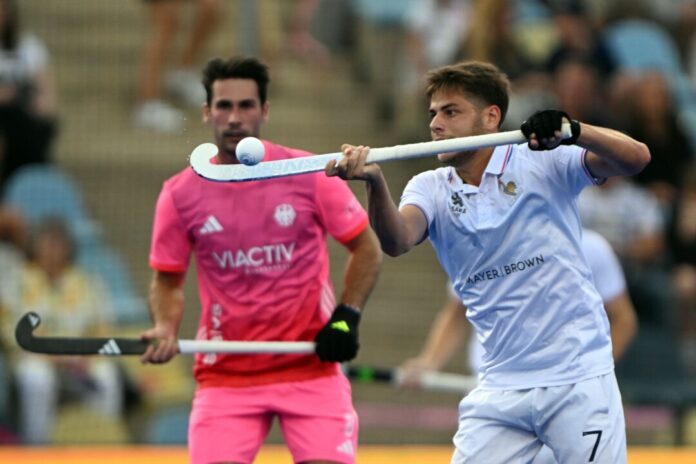 Kunst und Kampf im Hockey-Park.