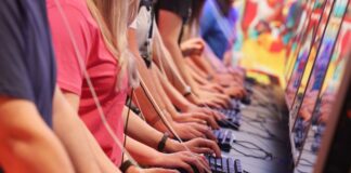 Jung und meist männlich: Besucherinnen und Besucher der Gamescom (Archivbild)