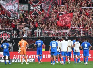 Große Enttäuschung: Leverkusens Spieler nach dem Schlusspfif.